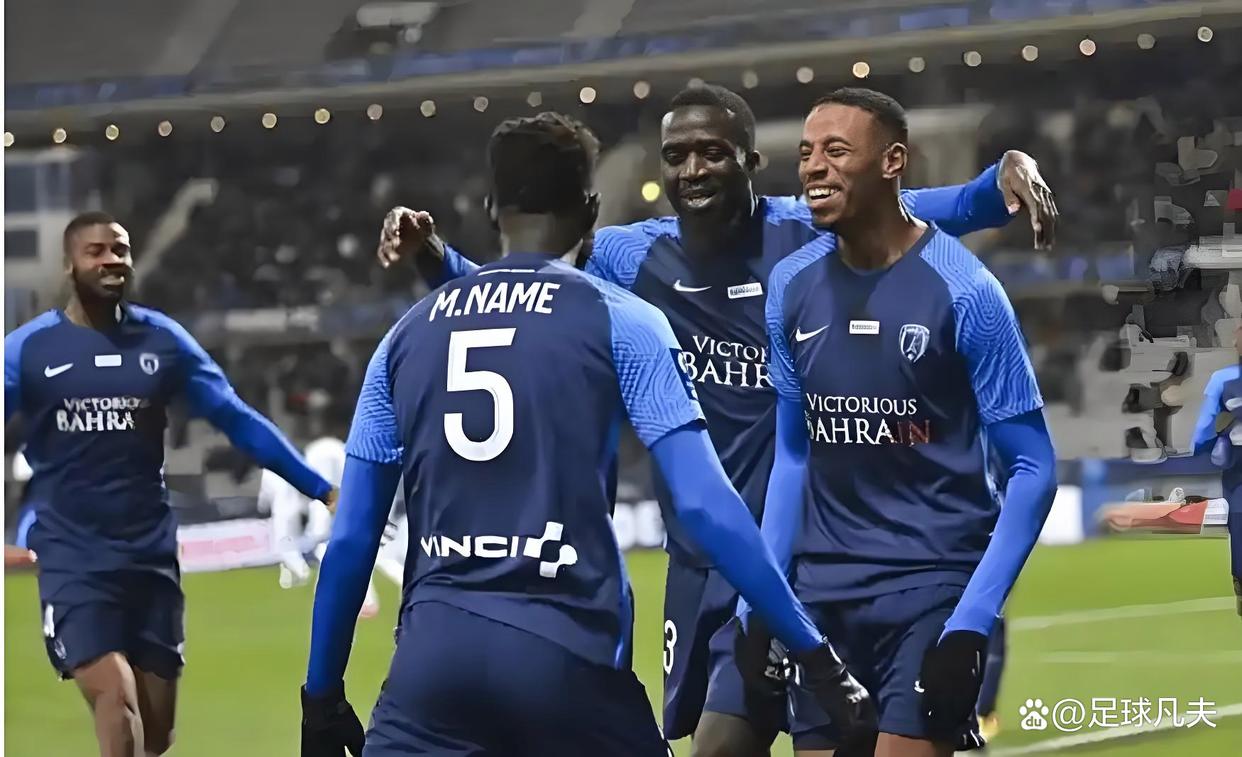 包含特鲁瓦击败了卡昂，在保级路上迈出关键一步的词条