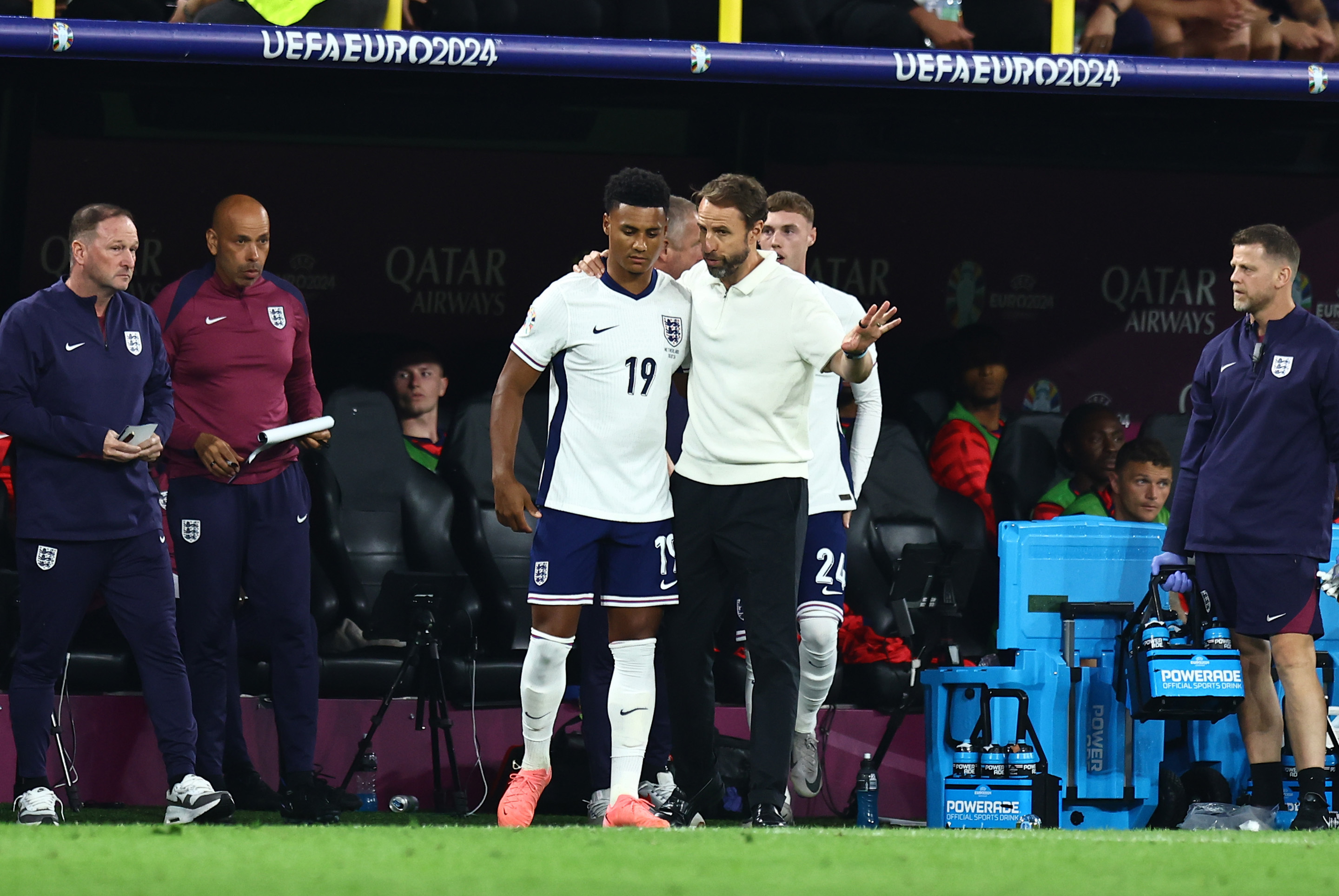 欧洲杯战火重燃，球迷热切期待豪门对决的简单介绍