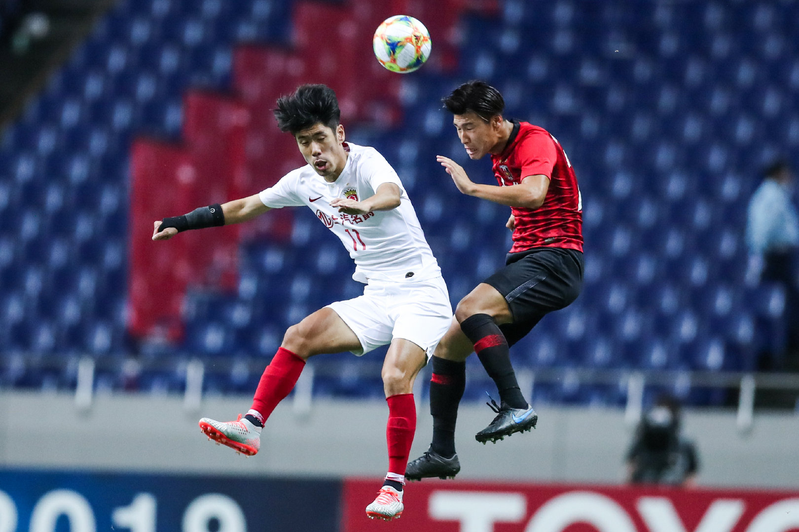 上海上港在客场战胜对手，成功晋级亚冠八强的简单介绍