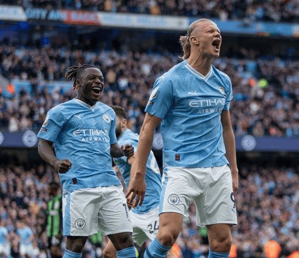 包含曼城顺利晋级，豪取六连胜创纪录的词条